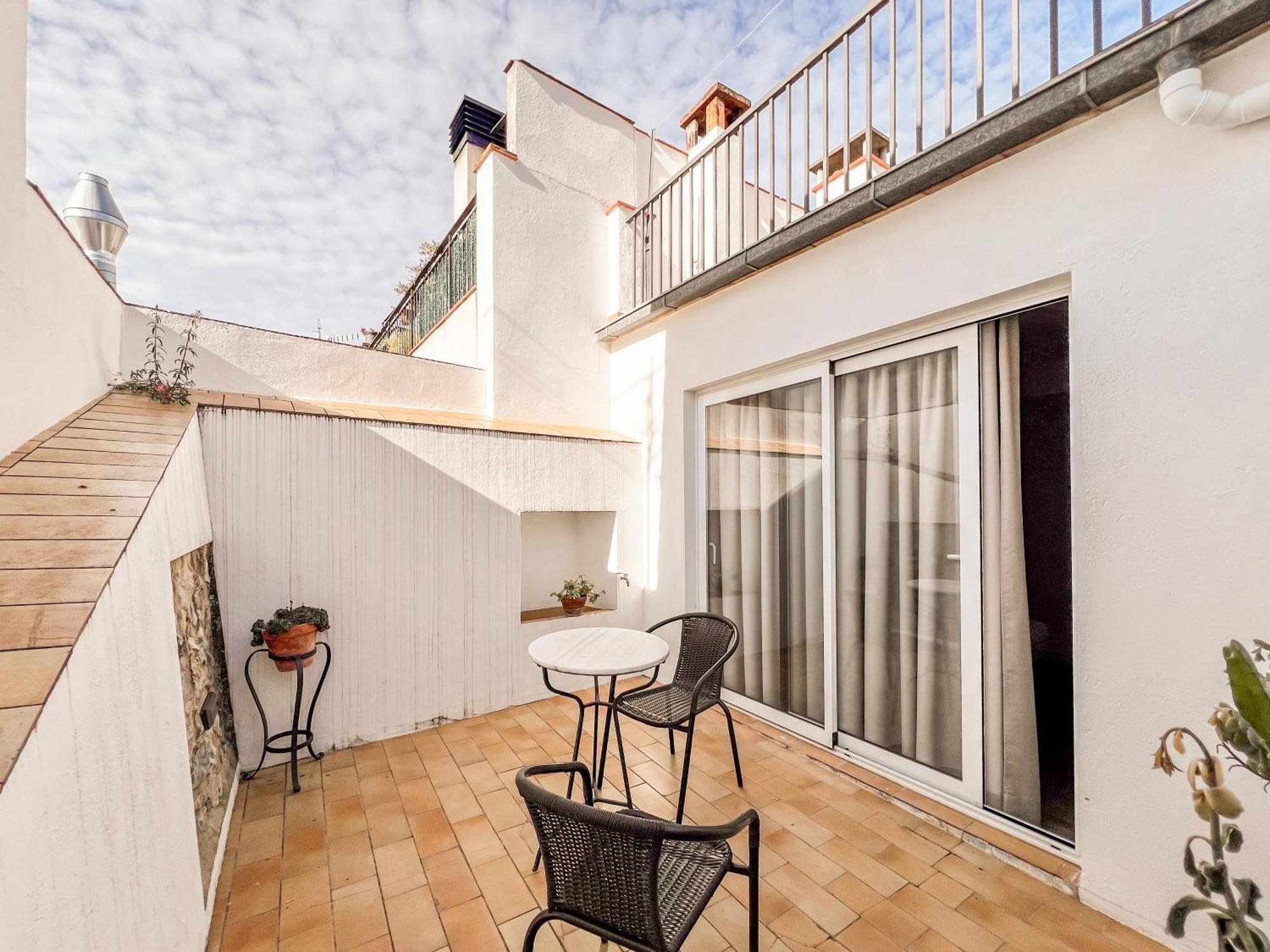 Ganganell Atic Apartamento Con Terraza En Besalu Exterior photo